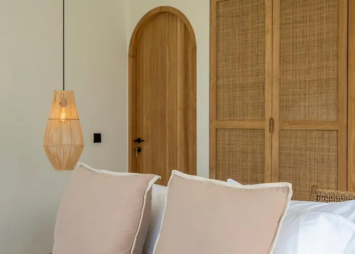 Bach - 2br With Pool Seseh